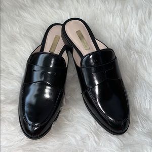 NWOT Louise Et Cie “Dugan” Flat Loafer Mule